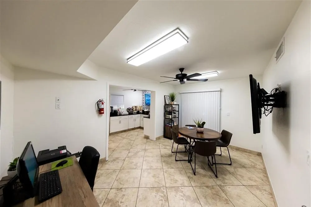 128 Fully Furnished 1Br Suite-Prime Location Scottsdale