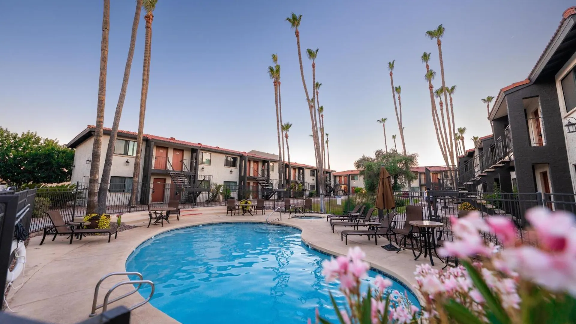 128 Fully Furnished 1Br Suite-Prime Location Scottsdale
